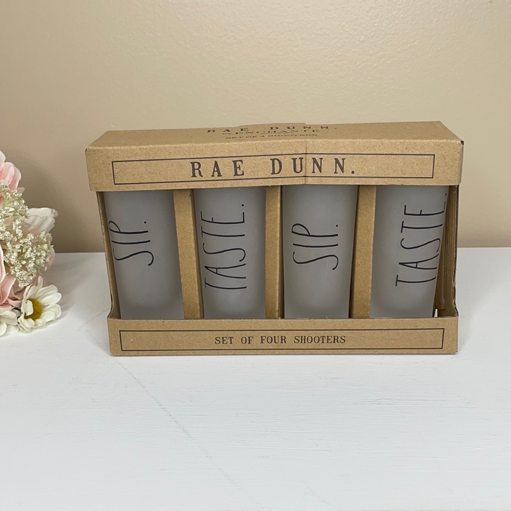 NWT Rae Dunn Set of 4 Frosted Shooters